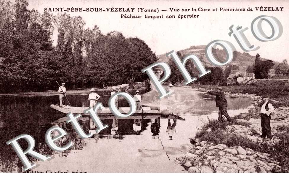 Vue sur la Cure et Panorama de Vezelay, Un Pecheur lancant son Epervier