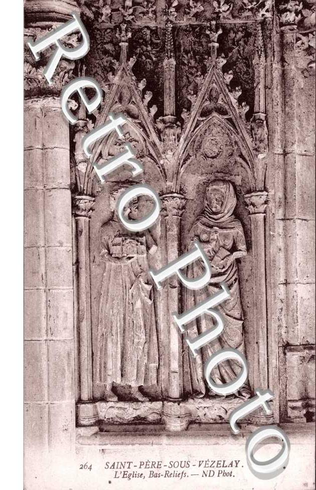 L'église, Bas-reliefs