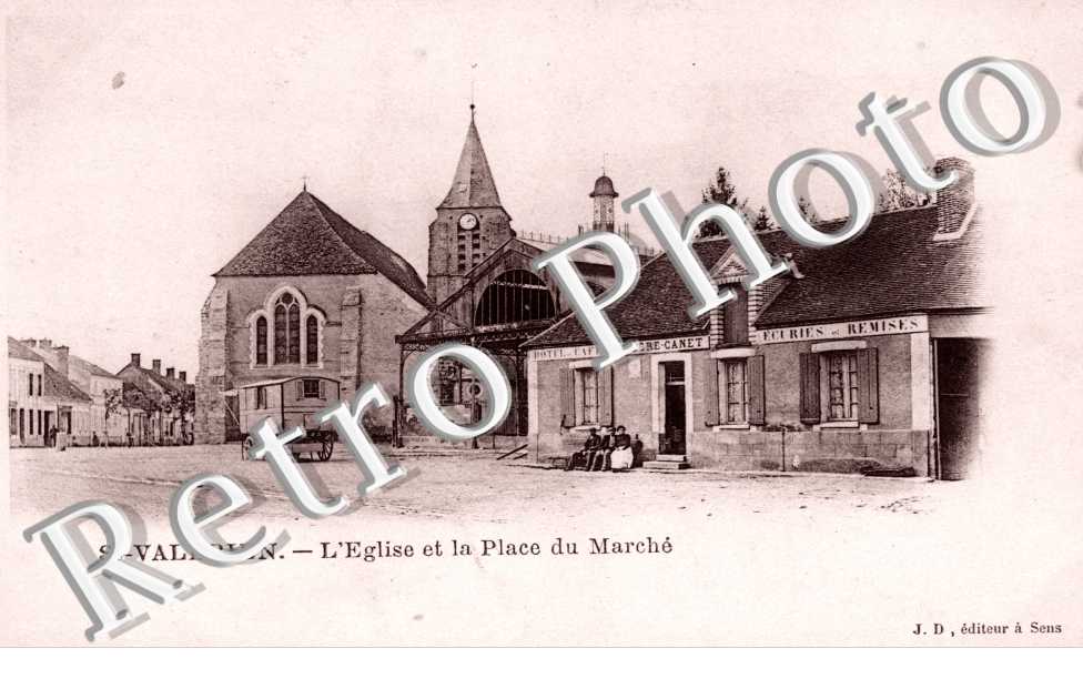 l'Eglise et la Place du Marche