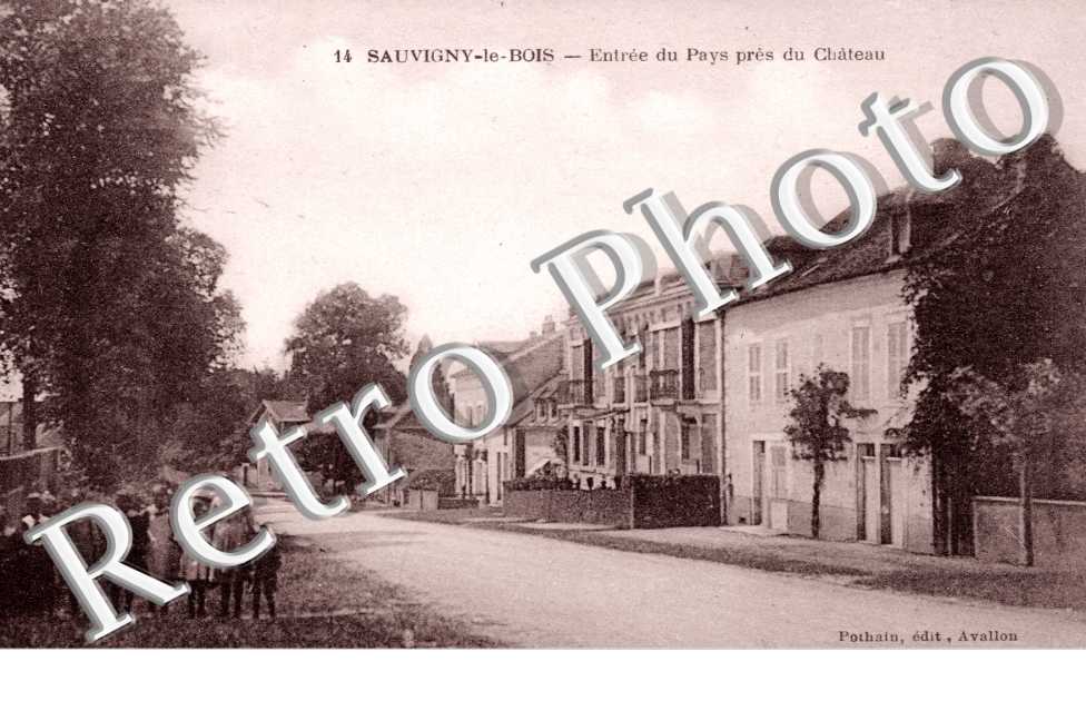 Entree du pays pres du chateau