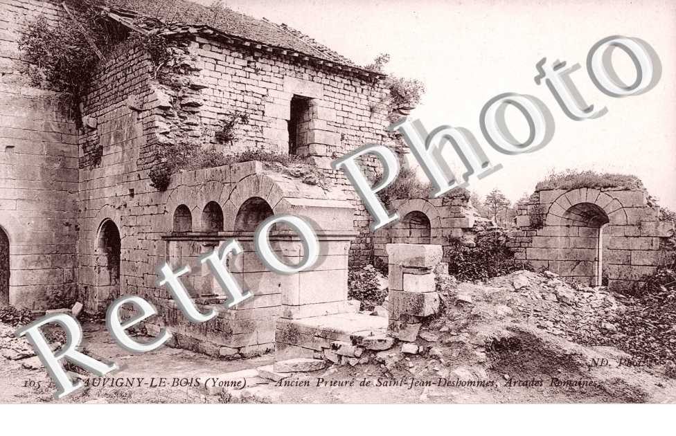 Ancien Prieuré de Saint Jean Deshommes, Arcades Romaines