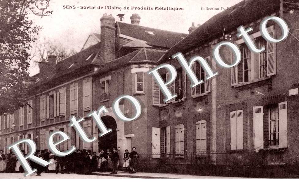 Sortie de l'Usine de produits metalliques