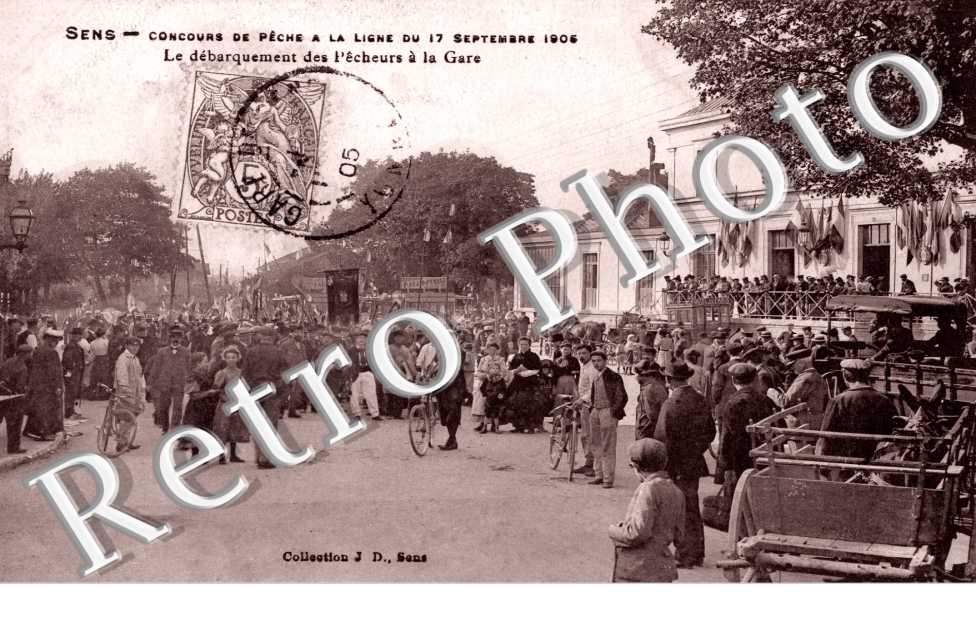 Concours de Peche a la Ligne du 17 septembre 1906, le Debarquement des Pecheurs a la Gare