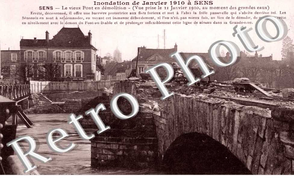 Inondation de janvier 1910, vieux Pont en demolition