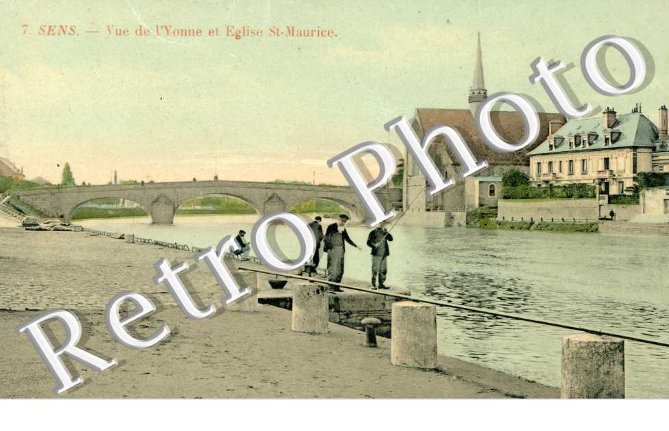 vue de l'Yonne et eglise Saint Maurice