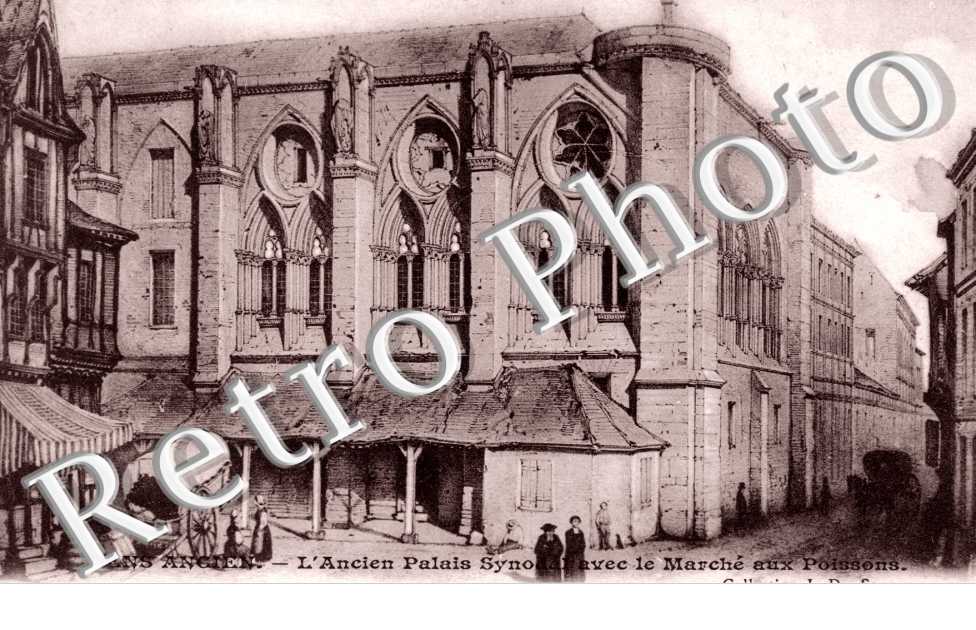 l'ancien palais Synodal avec le marche aus poissons