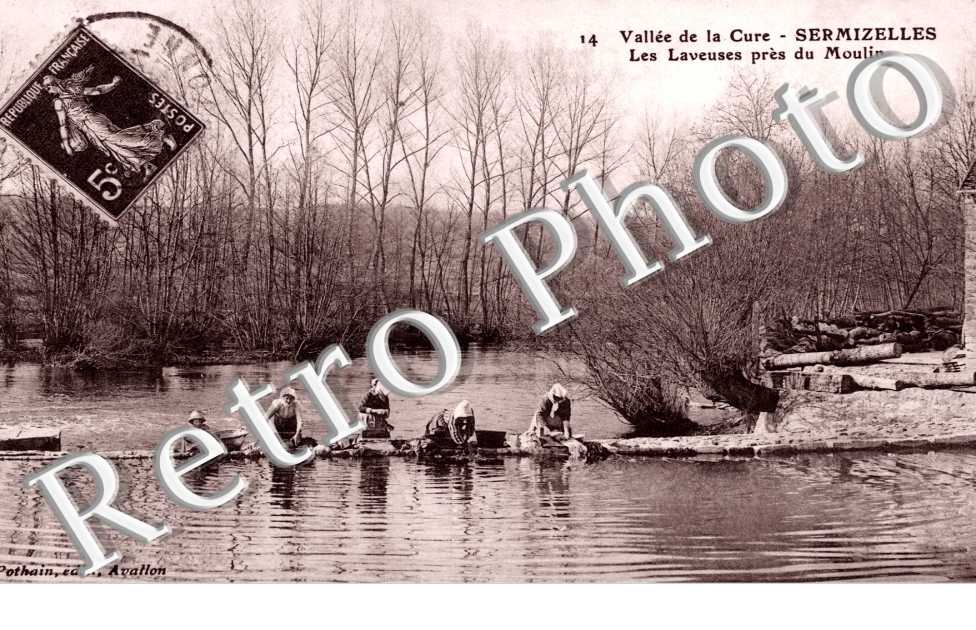 vallee de la Cure, les laveuses pres du moulin