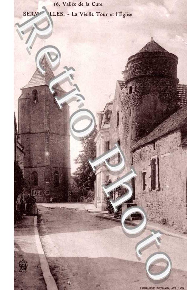 la vieille tour et l' eglise