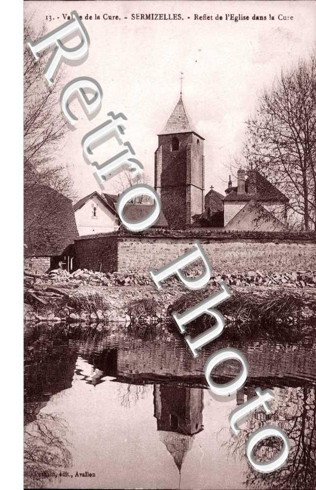 Reflets de l'eglise dans la Cure