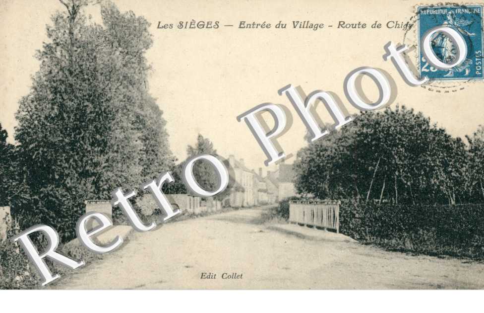 Entree du Village, Route de Chigy
