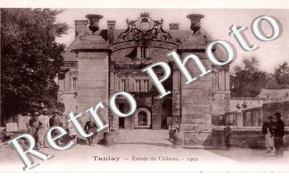 Entree du Chateau, 1902