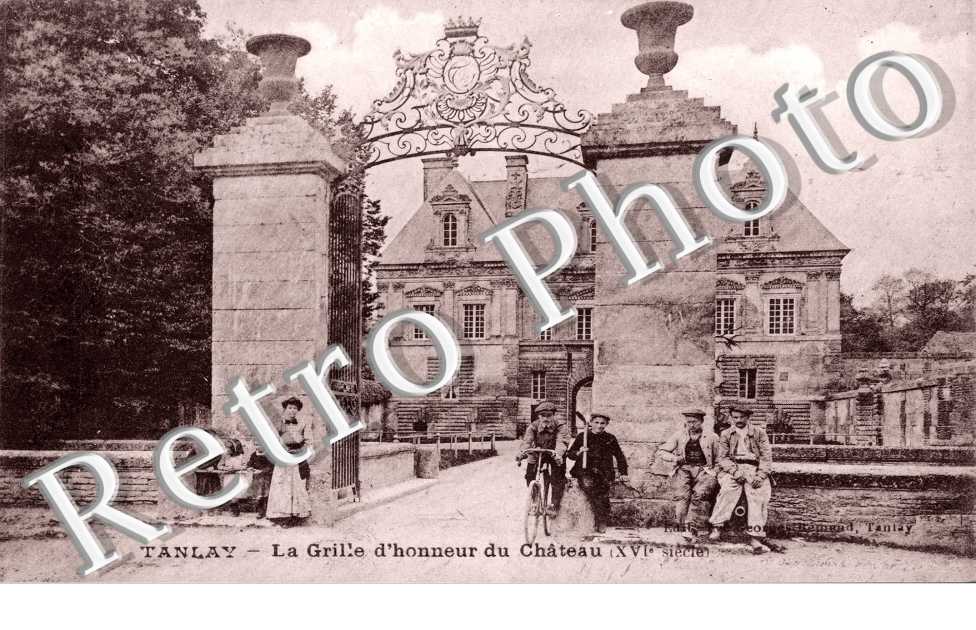 la Grille d'Honneur du Chateau (XVIeme siecle)