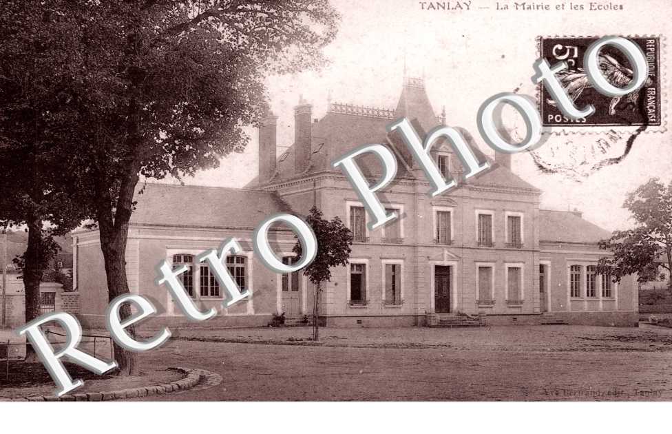 la Mairie et les Ecoles