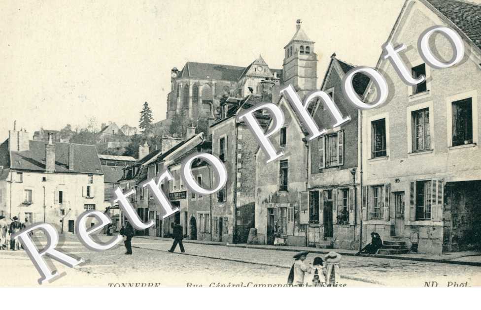 Rue General Campenon et l'Eglise
