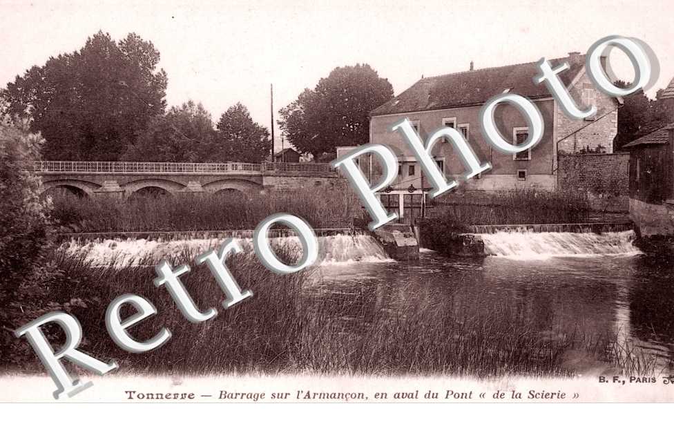 Barrage sur l'Armancon en aval du Pont "de la Scierie"