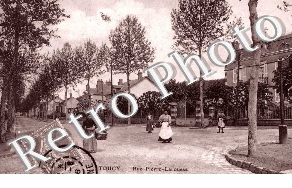 Rue Pierre-Larousse