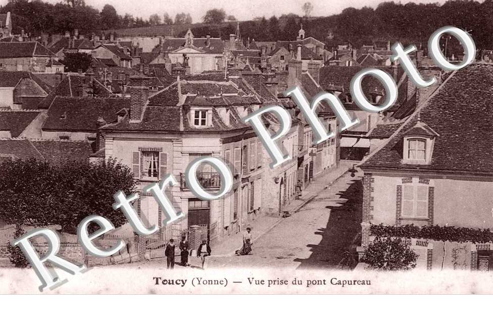 Vue prise du pont Capureau