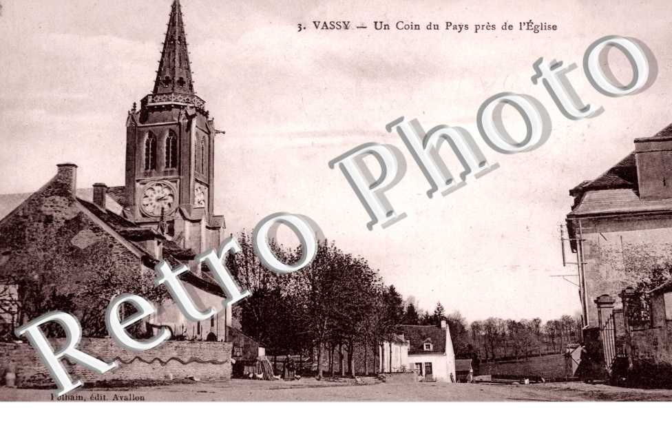 Un Coin du Pays pres de l'Eglise