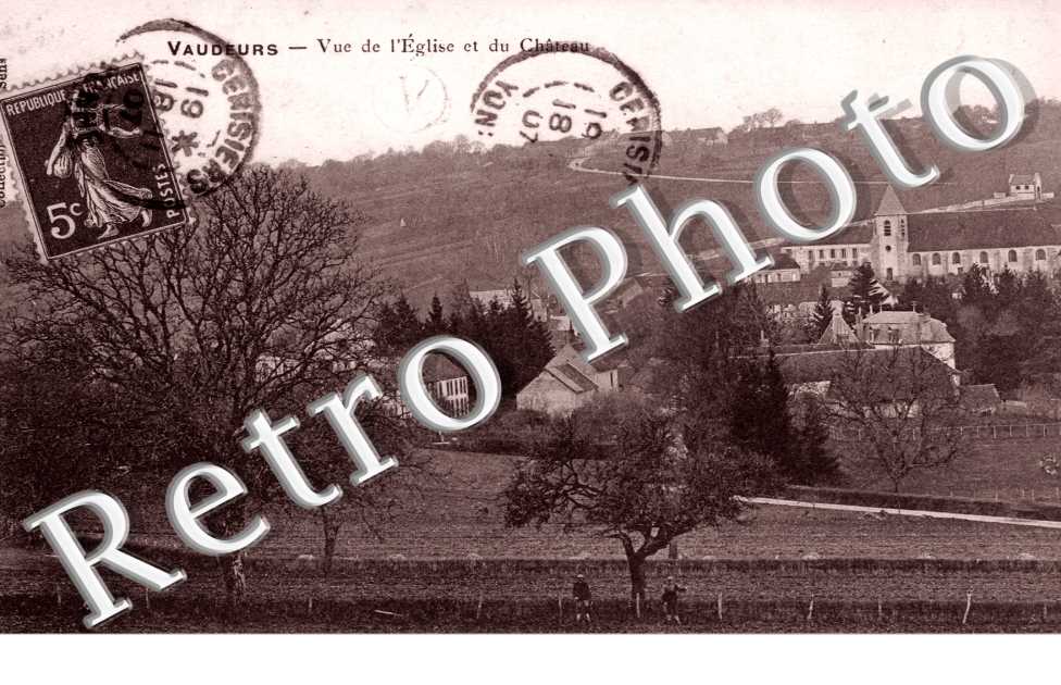 Vue de l'eglise et  du chateau