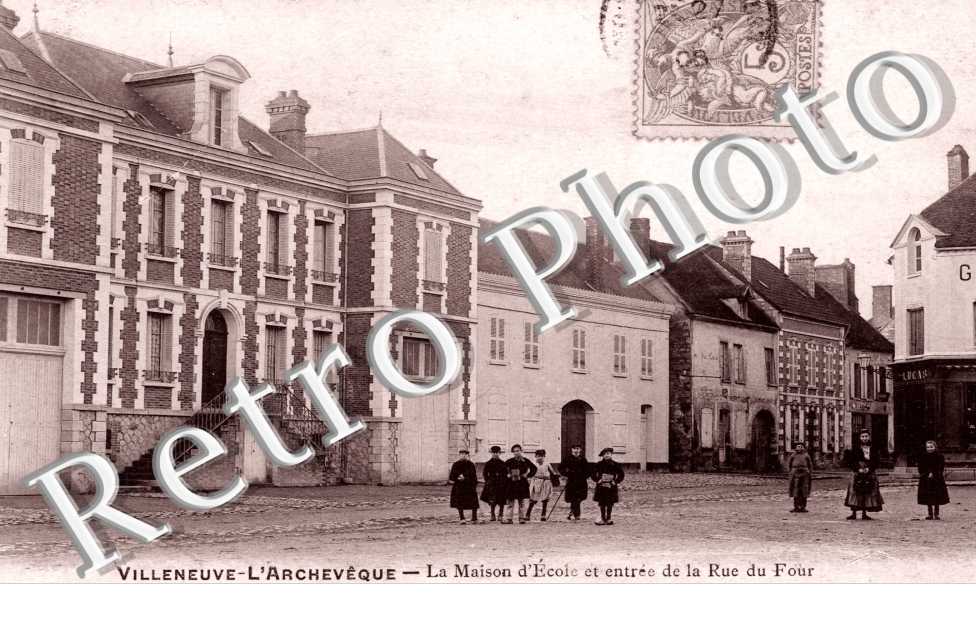 la Maison d'Ecole et l'Entree de la Rue du Four