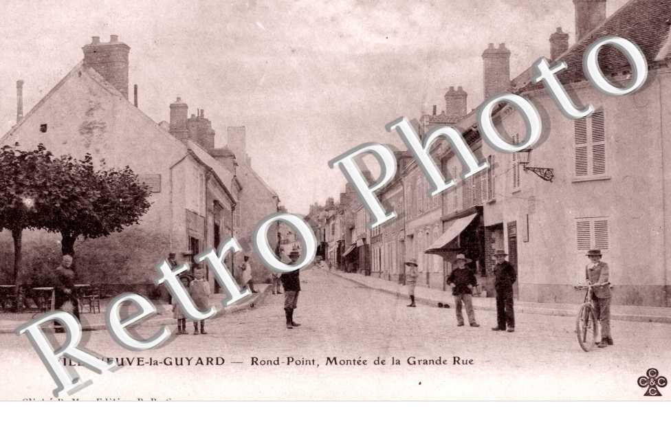 Rond point, montee de la grande rue
