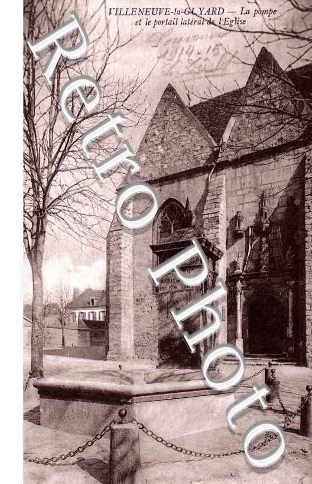 portail latéral de l'église