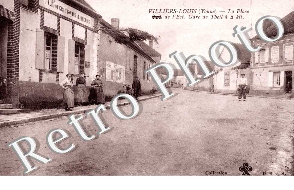 la Place de l'Est, Gare de Theil a 2 kilometres