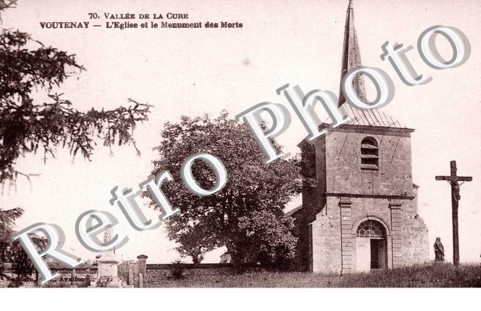 L'église et le monument des Morts