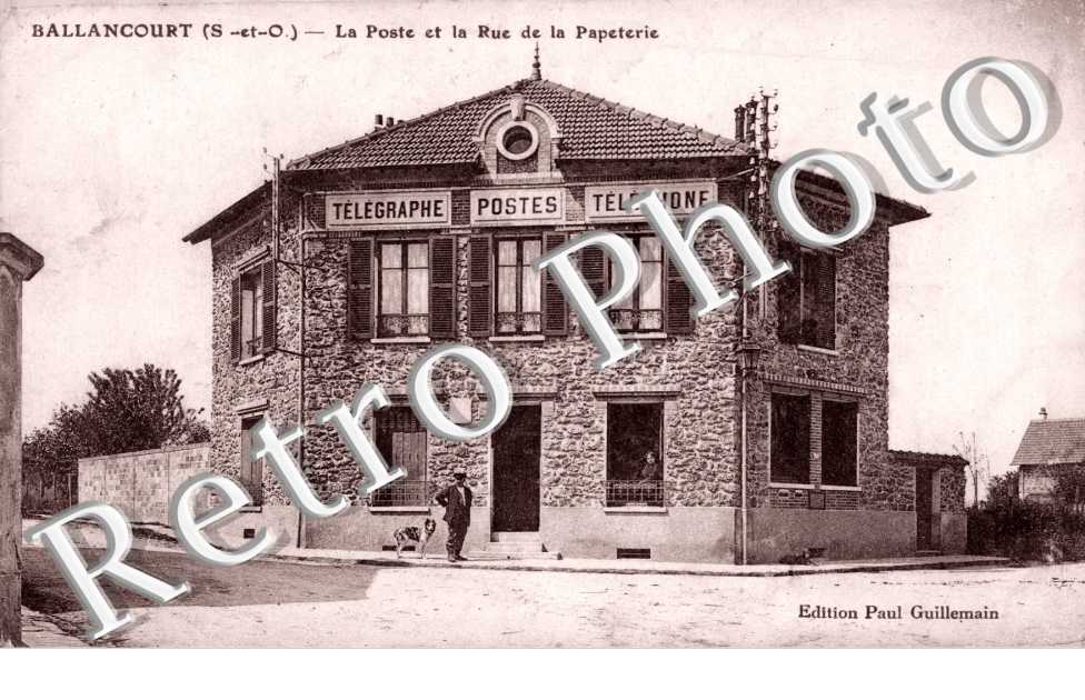 La Poste et la Rue de la Papeterie