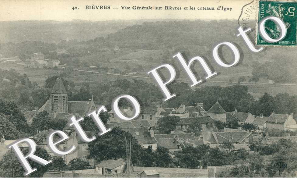 Vue generale sur Bievres et les coteaux d'Igny