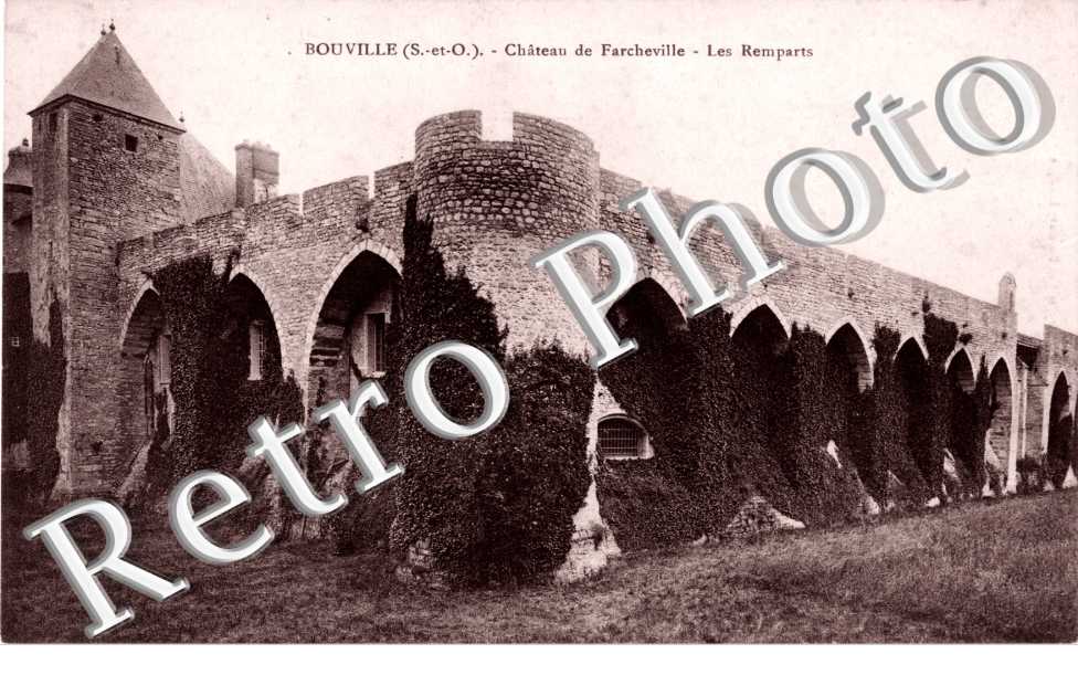 Le Chateau de Farcheville, Les Remparts