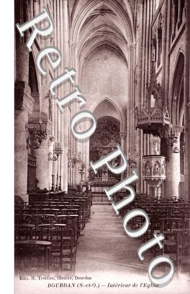 interieur de l'eglise