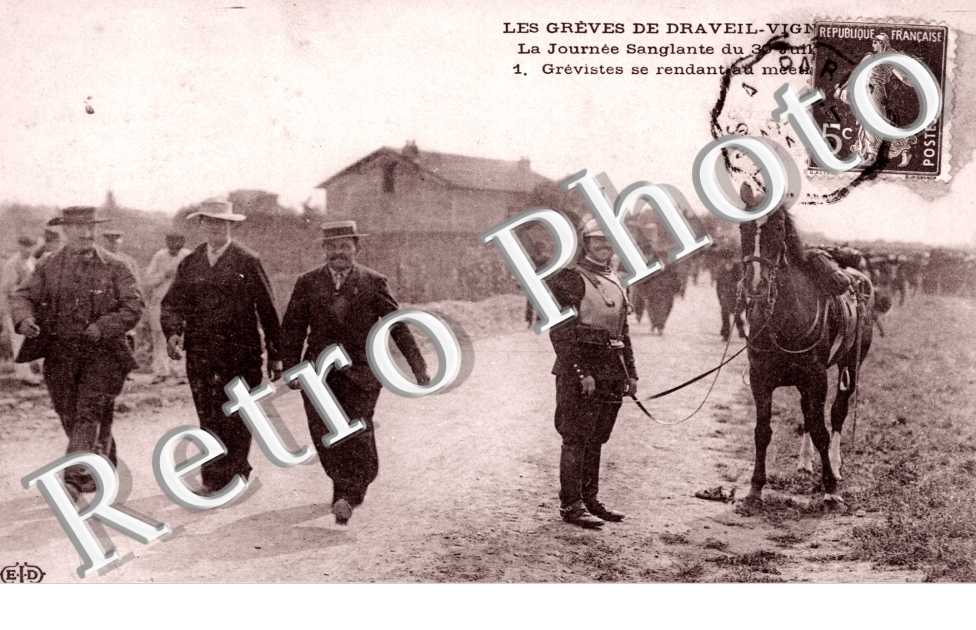 Les Greves de Draveil Vigneux, Grevistes se rendant au meeting