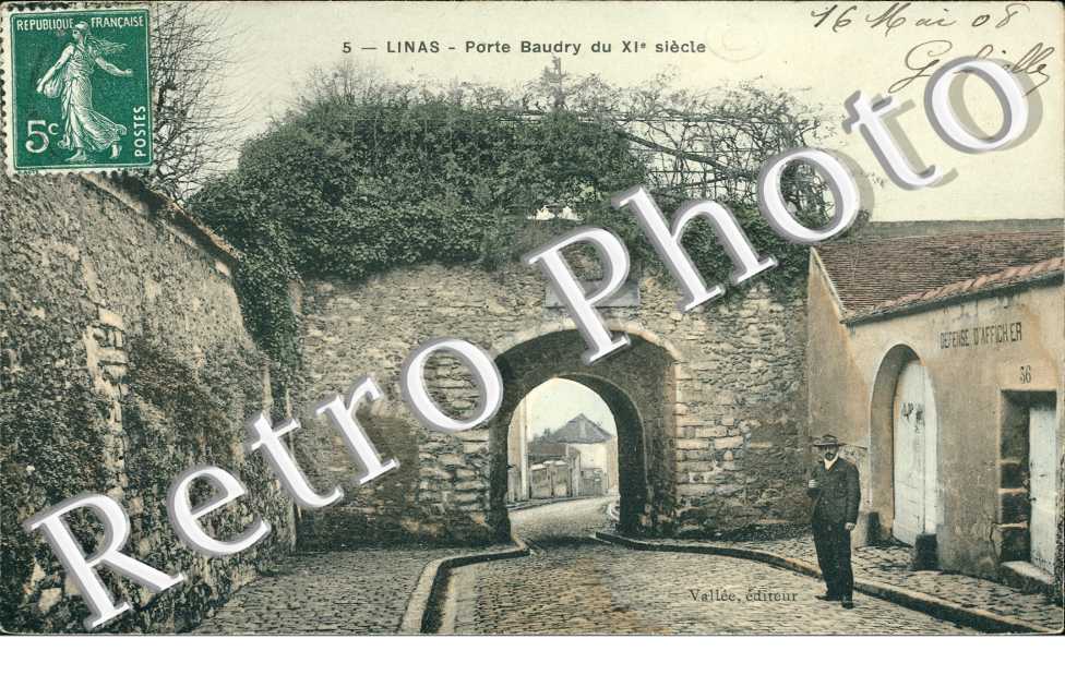 Porte Baudry du XIeme Siecle