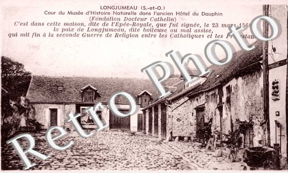 Cour du Musee d'Histoire Naturelle