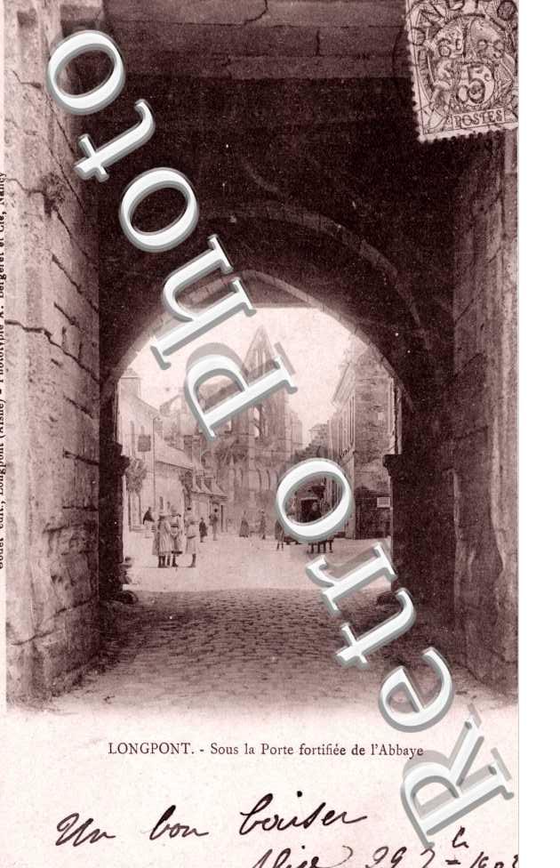 Sous la Porte fortifiee de l'Abbaye