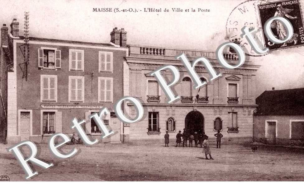 L'Hotel de Ville et la Poste