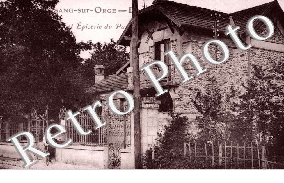 Beausejour, La Porte et Epicerie du Parc