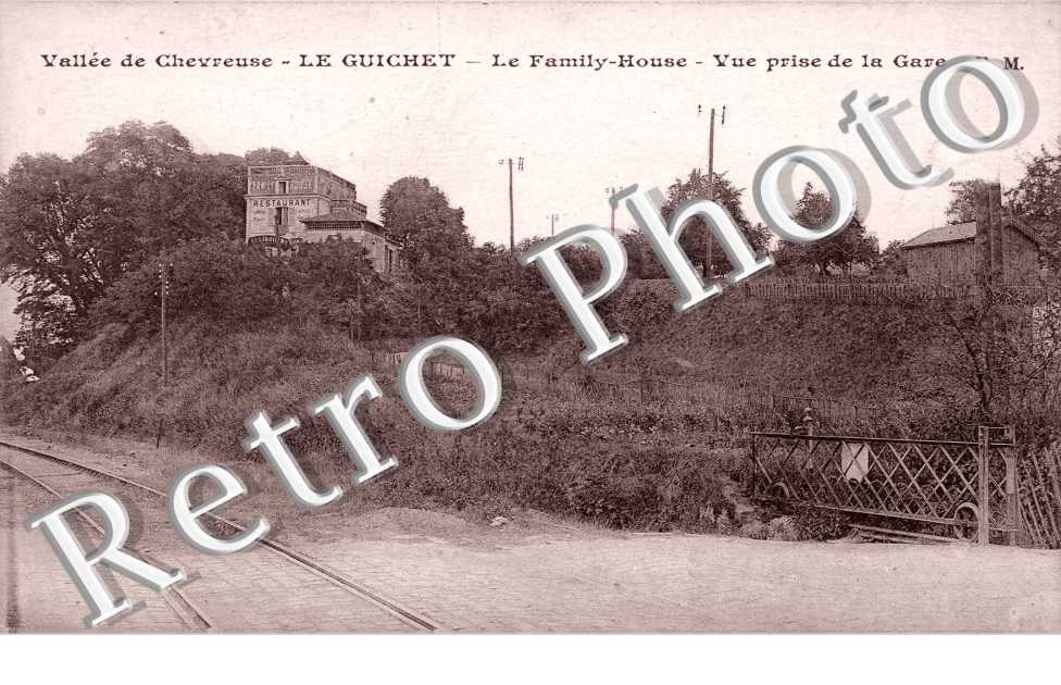 Le Guichet, Family House