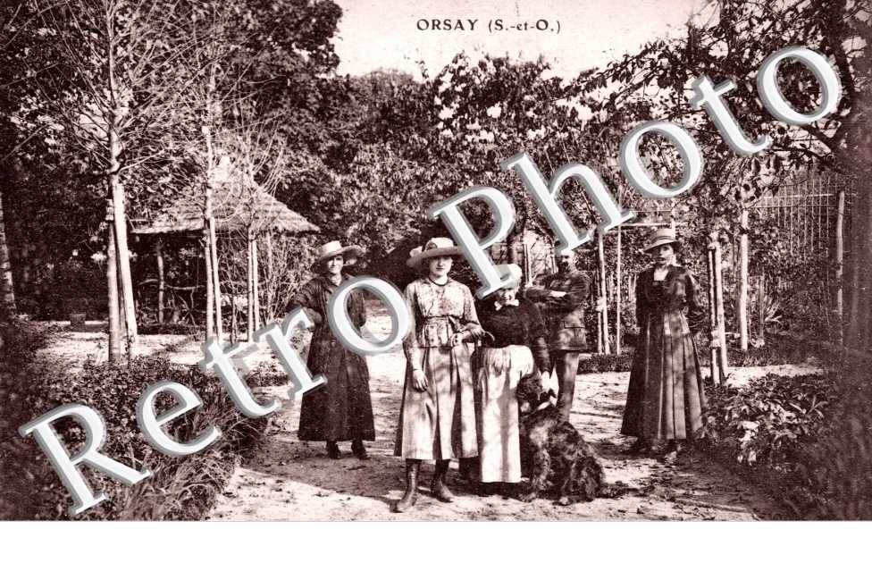 une famille dans un parc
