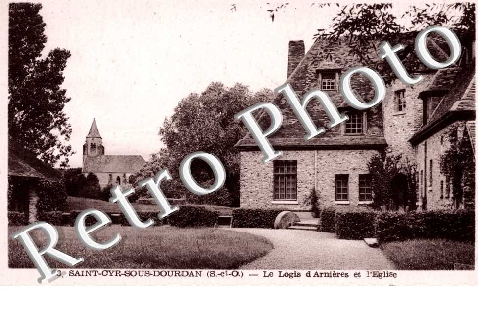 Le Logis d'Arnieres et l'eglise