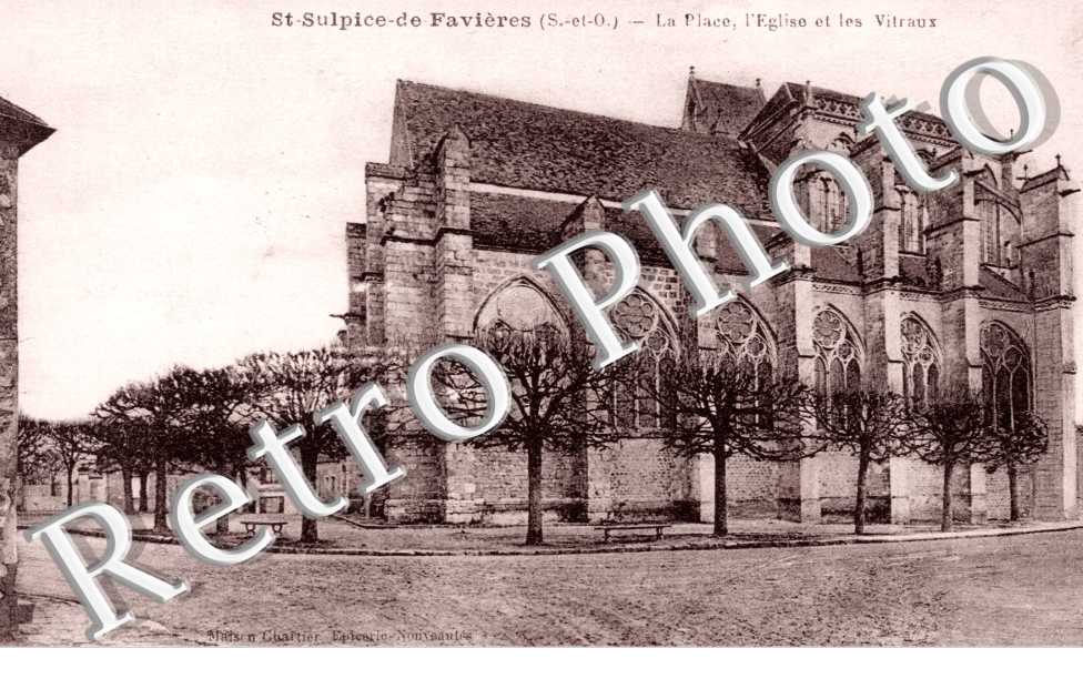 La Place, l'Eglise et les Vitraux
