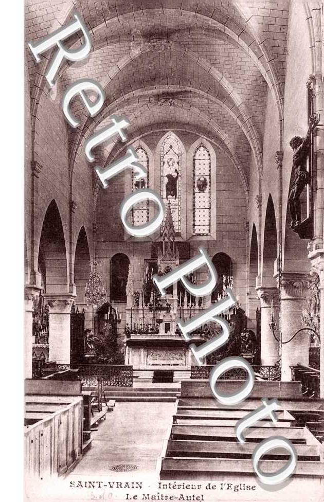 Interieur de l'Eglise, le Maitre-Autel