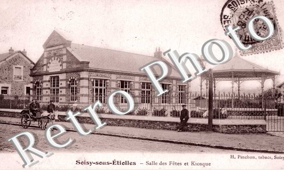 Soisy sous Etiolles, Salle des Fetes et kiosque