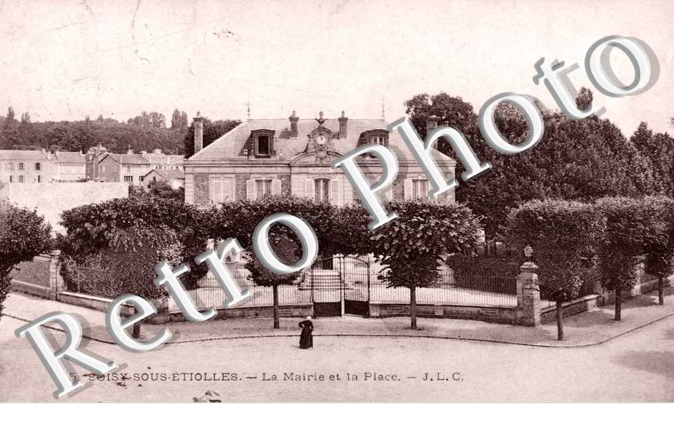 Soisy sous Etiolles, La Mairie et la Place