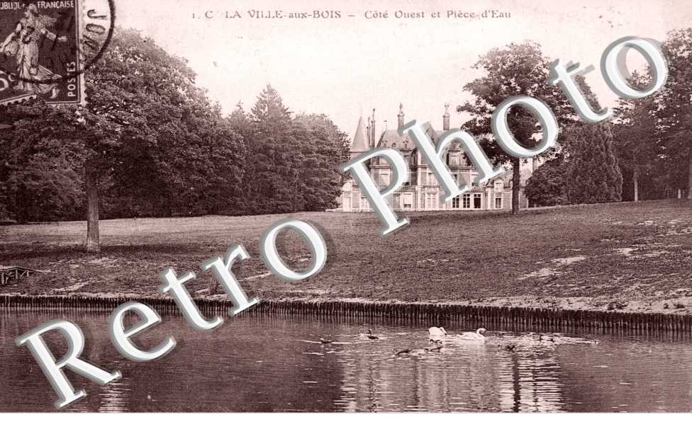 Le Chateau et Piece d'eau