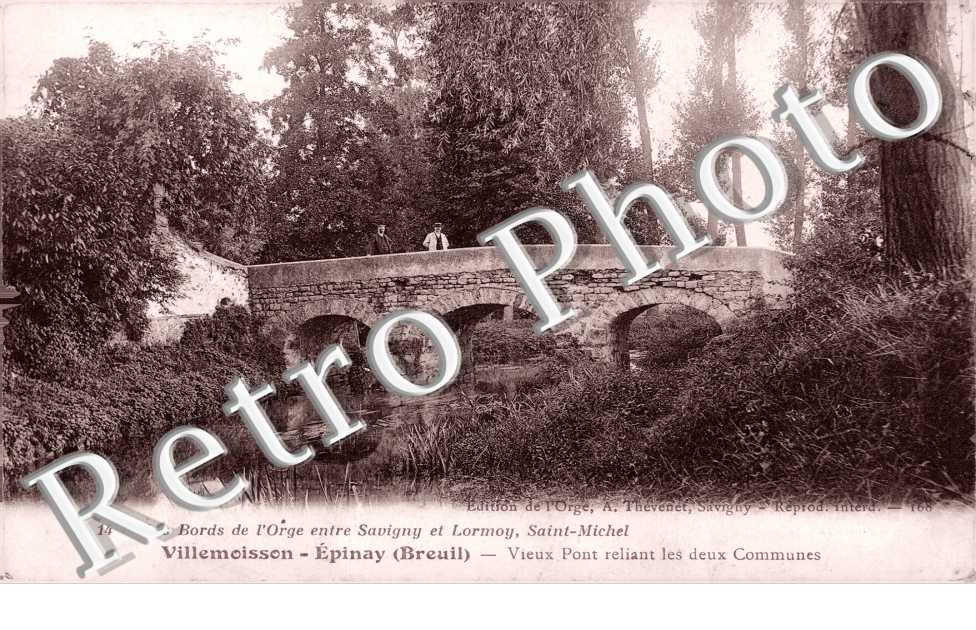 Vieux Pont reliant les deux Communes