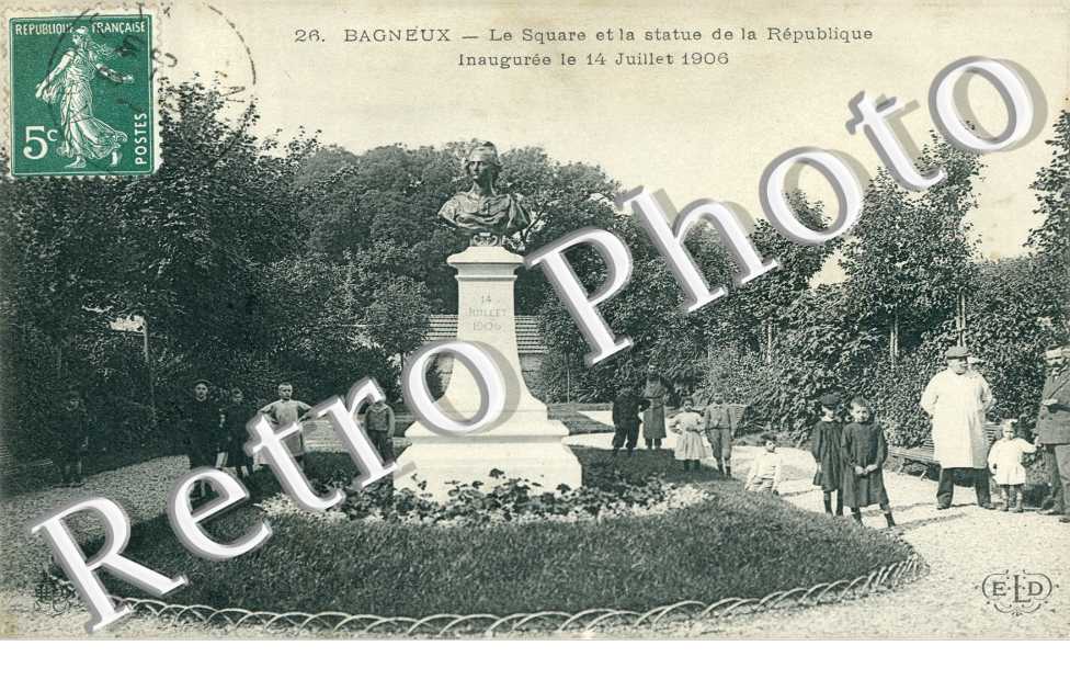 Le Square et la Statue de la Republique