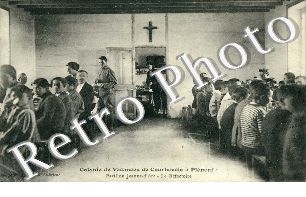 Colonie de Vacances a Pleneuf, Pavillon Jeanne d'Arc, le Refectoire