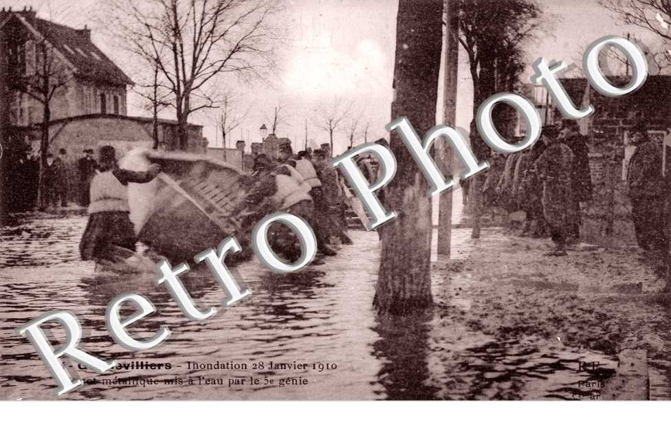Inondation 28 janvier 1910, Canot metallique mis a l'eau